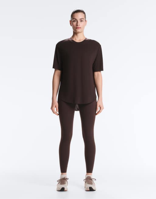 OYSHO – Mörkbrun t-shirt i modalmix med korta ärmar, 2 av 6