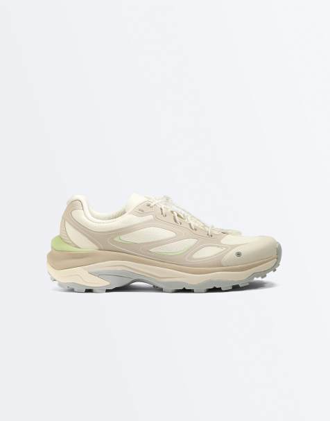 OYSHO Mountain-style trainers in white - view 1