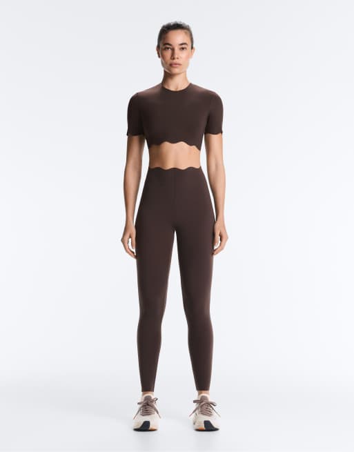 OYSHO - Mørkebrun tanktop med kompression og bølgekant, 2 af 4