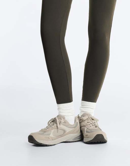 OYSHO Multi-piece freetime trainers in mink, 4 of 7