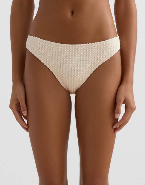 OYSHO – Naturvit, klassisk, virkad bikiniunderdel med bubblig textur - view 1