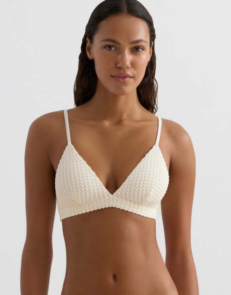 OYSHO – Naturvit, virkad bikiniöverdel i trekantsmodell med bubblig textur - view 1