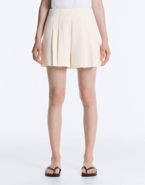 OYSHO – Naturvita, randiga bermudashorts i texturerad bomull - view 1