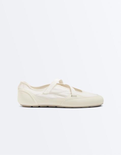 OYSHO Nylon sport ballet flat in ecru - view 1
