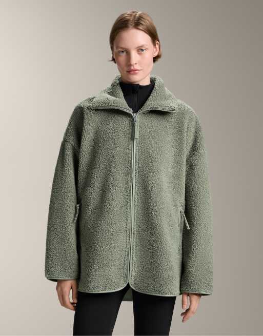 OYSHO – Oversize-Jacke in Khaki aus Lammfellimitat