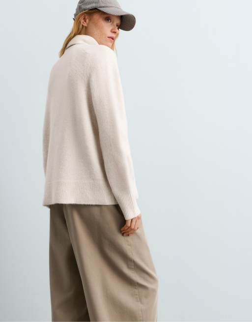 OYSHO Oversized high-neck jumper in beige, 4 of 5