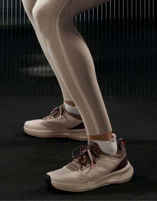 OYSHO OY/AC 200 multi-activity sport trainers in mole, 5 of 5