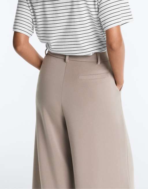 Oysho - Pantalon court et ample en modal doux à pinces - Vison moyen, 3 de 4