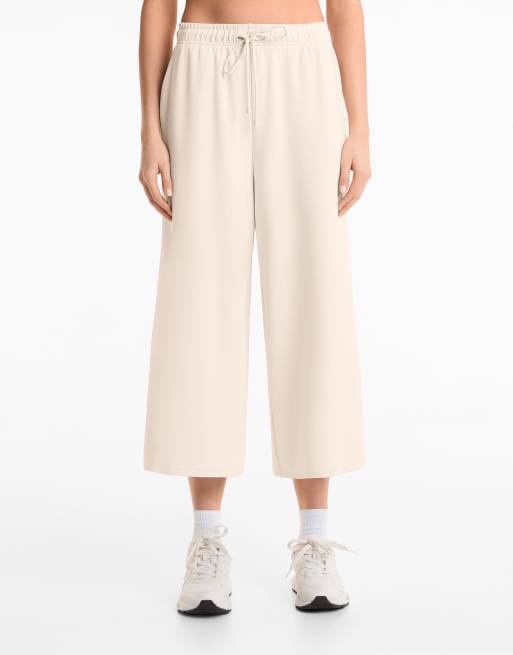 Oysho - Pantalon court et ample en modal doux au toucher - Taupe