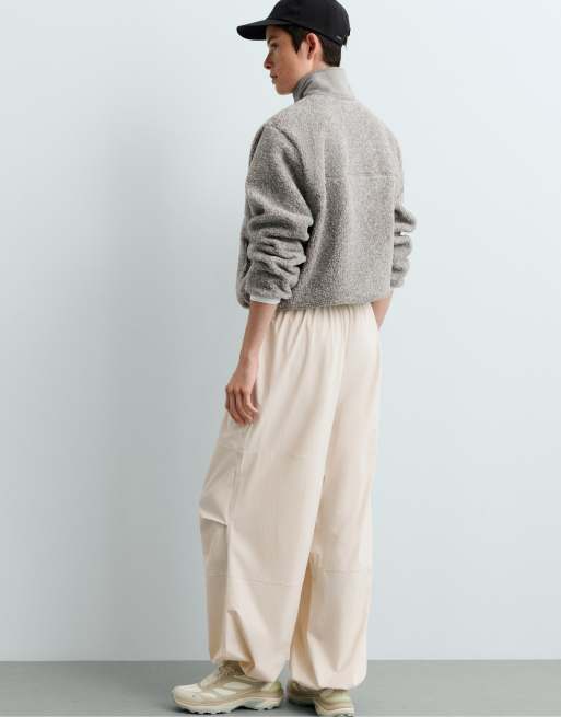 OYSHO pantalon de trekking large en coloris neutre, 4 de 6
