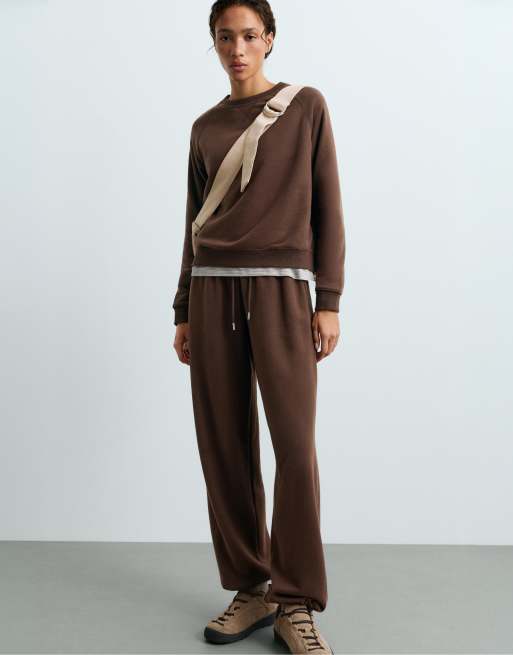 OYSHO Pantalon droit en molleton mélange de coton marron, 5 de 6
