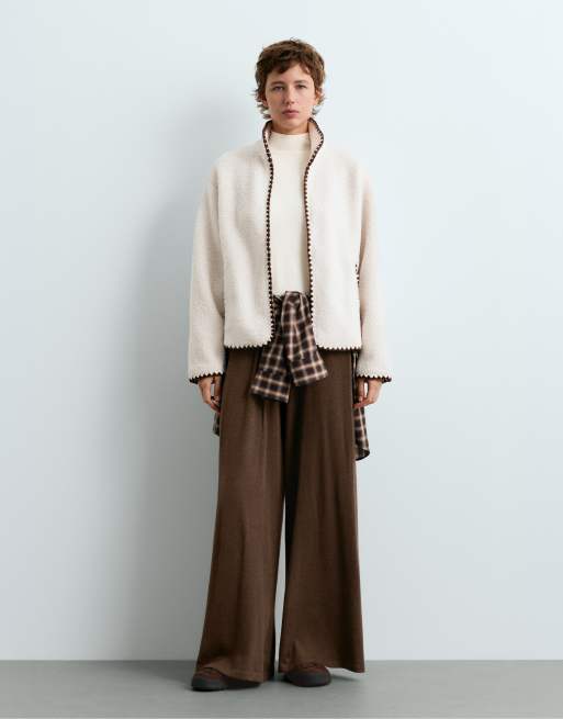OYSHO pantalon large en maille plissée marron, 2 de 5