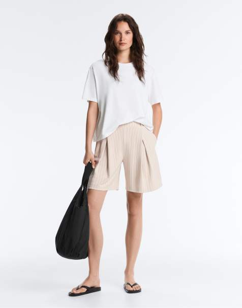 OYSHO - Pantaloncini bermuda a pieghe a righe color sabbia - view 1