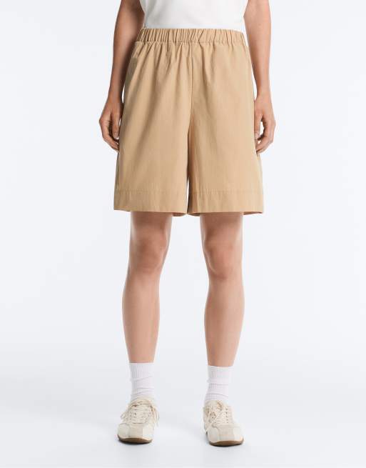 OYSHO - Pantaloncini bermuda in 100% cotone color cammello, 2 di 4