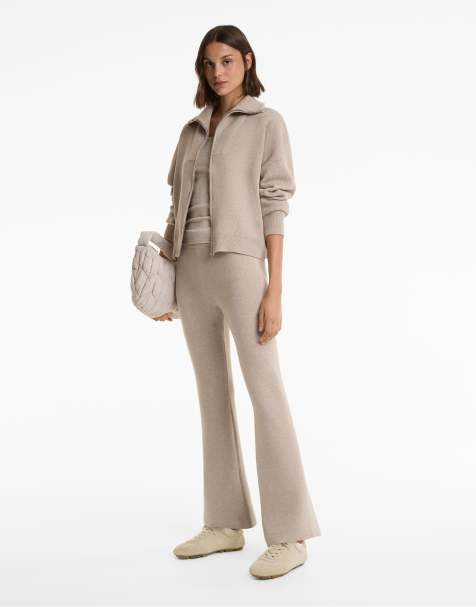 OYSHO - Pantaloni a zampa in maglia color visone tenue - view 1
