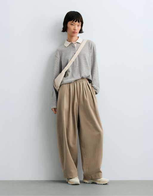 OYSHO pantaloni affusolati a pieghe, 91% cotone, 9% lana color kaki, 2 di 4