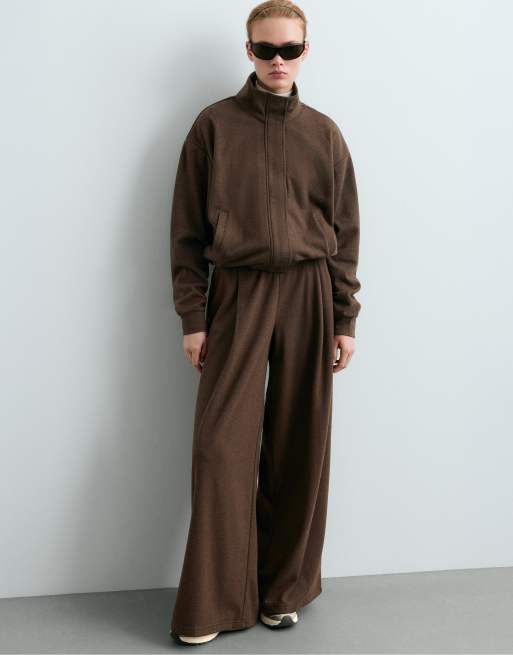OYSHO pantaloni cocoon a pieghe a spina di pesce marroni, 2 di 6