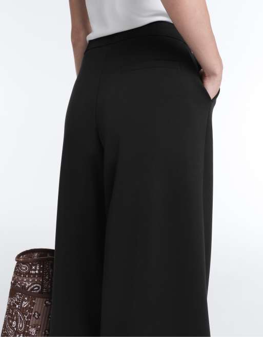OYSHO - Pantaloni cropped a fondo ampio in modal soft-touch neri con pieghe, 5 di 7