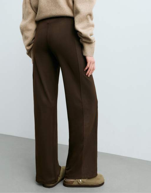 OYSHO pantaloni dritti effetto camoscio in marrone scuro, 4 di 5