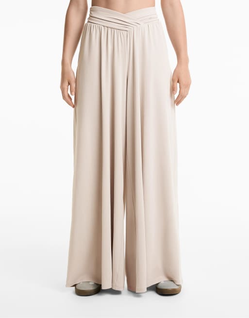 Oysho - Pantaloni fluidi extra ampi con taglio a V in vita in modal color visone pallido