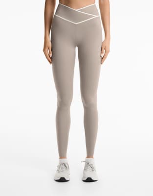 OYSHO - Perfect-Adapt - Knöchellange Leggings in Nerzbeige mit überkreuztem, v-förmigem Bund, 65 cm-Brown