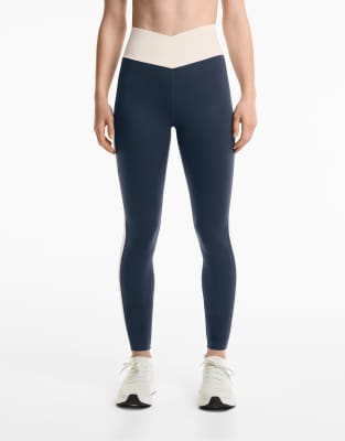 Oysho - Perfect-Adapt - Knöchellange Leggings mit hohem Bund (65 cm) und V-Bund in Mitternachtsblau