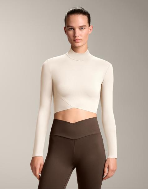 OYSHO – Perfect-Adapt – Langärmliges T-Shirt in blassem Ecru - view 1