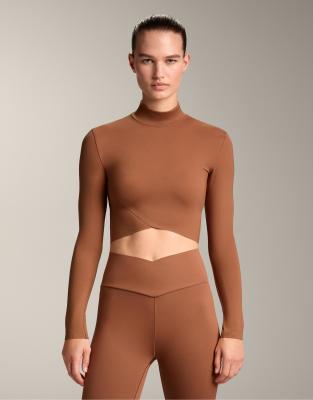OYSHO - Perfect-Adapt - Langärmliges T-Shirt in Hellbraun-Brown