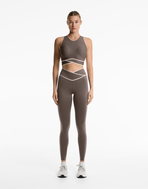 OYSHO - Perfect-adapt - Leggings alla caviglia con vita con incrocio a V da 65 cm neri