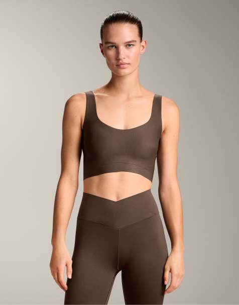 OYSHO Perfect-adapt medium support sports bra with cups in brown - view 1