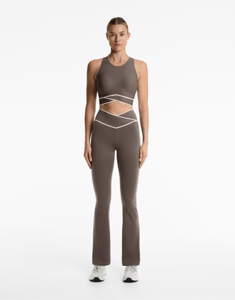 OYSHO - Perfect-adapt - Pantaloni a zampa con vita con incrocio a V neri - view 1