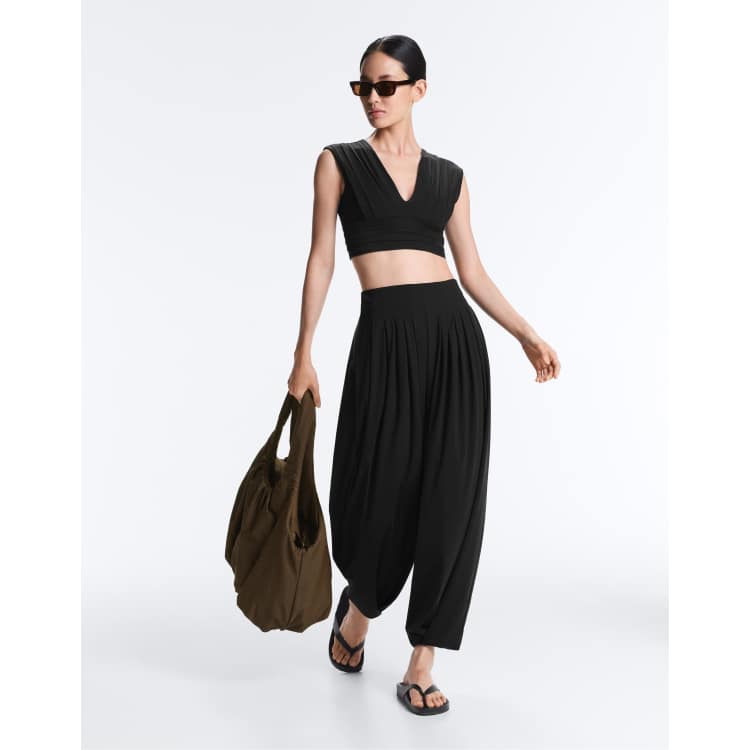OYSHO Perfect-adapt pleated tank top in black | ASOS