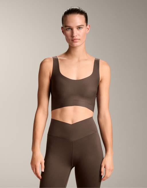 OYSHO - Perfect-adapt - Reggiseno sportivo marrone a sostegno medio con coppe