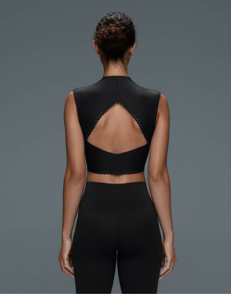 OYSHO Perfect-adapt tanktop med bølgedetalje i sort - view 1