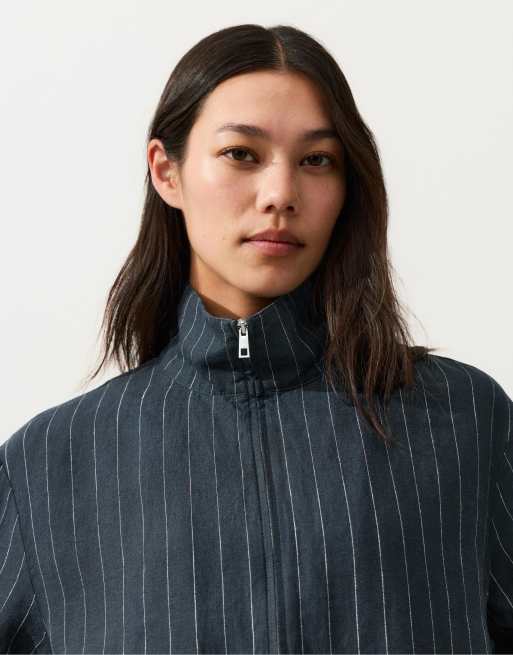 OYSHO Pinstriped 100% linen high-neck jacket in navy, 3 of 4