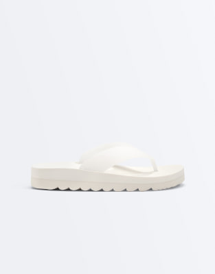  Platform sandals 