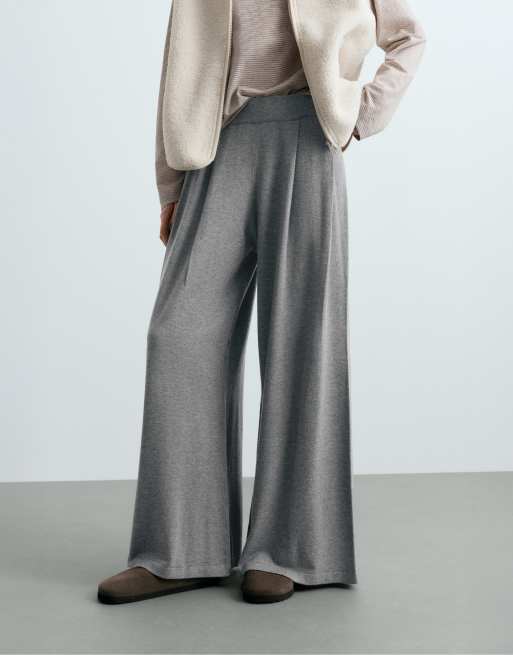 OYSHO Pleated wide knit trousers in grey, 2 of 5