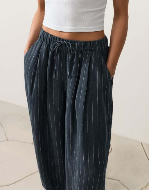 OYSHO – Plissierte Ballonhose aus 100% Leinen in Marineblau, 3 von 4