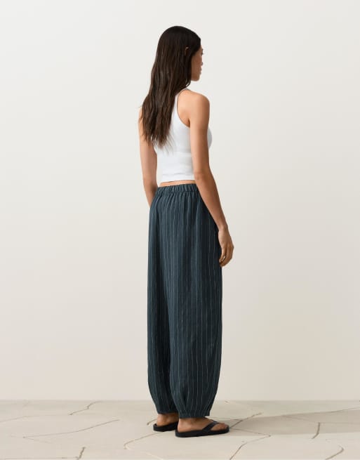 OYSHO – Plissierte Ballonhose aus 100% Leinen in Marineblau, 4 von 4