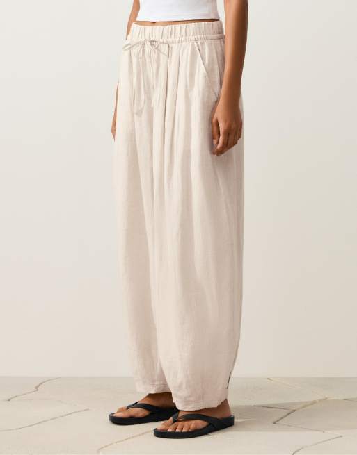 OYSHO – Plissierte Ballonhose aus 100% Leinen in Sandbeige meliert, 2 von 4
