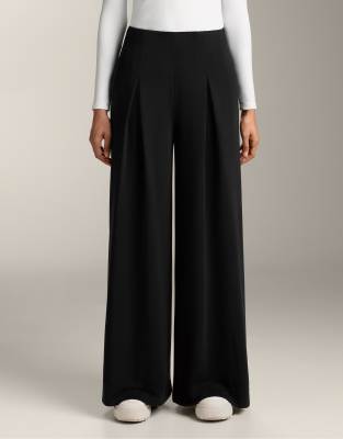 OYSHO - Plissierte Hose mit weichem Modal in Schwarz mit weitem Bein