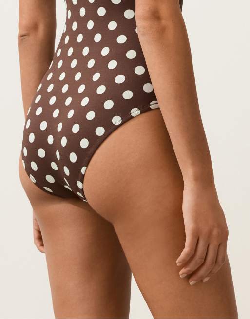 OYSHO Polka dot piqué bandeau swimsuit in dark brown, 3 of 4