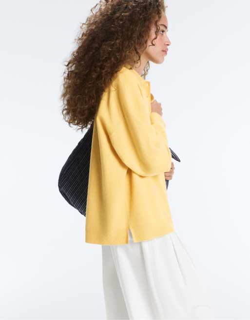 OYSHO - Polo in maglia gialla con bottoni, 3 di 4