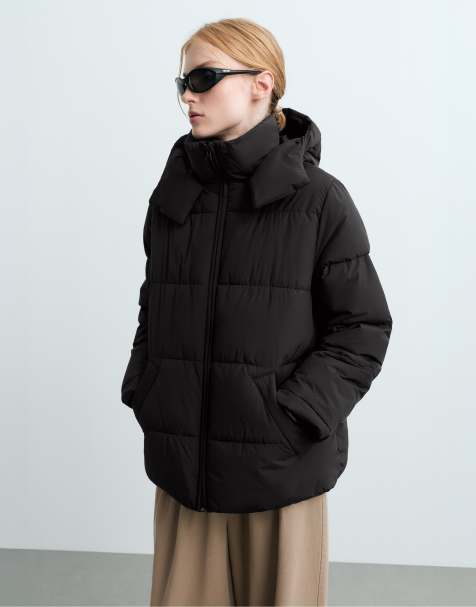 OYSHO Primaloft® wasserabweisende Steppjacke in Schwarz - view 1