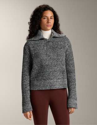 OYSHO - Pullover aus verdrehtem Strick in Schwarz mit kurzem Reißverschluss