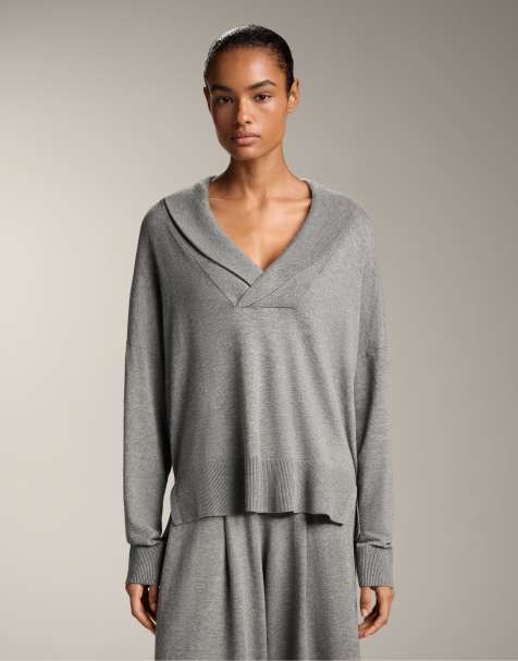 OYSHO – Pullover in grau meliert mit V-Ausschnitt und Revers - view 1