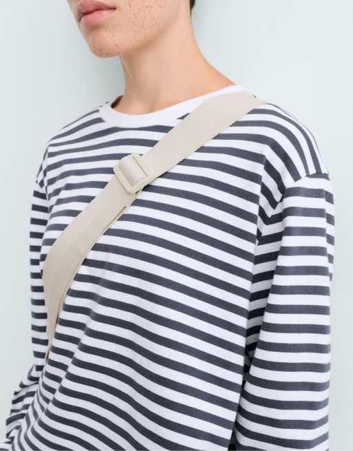 OYSHO randig boxig långärmad t-shirt i blått och vitt, 3 av 5