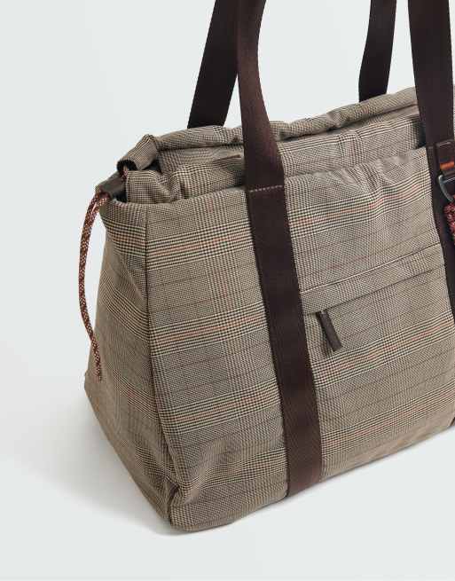 OYSHO rutig toteväska i brun, 4 av 5