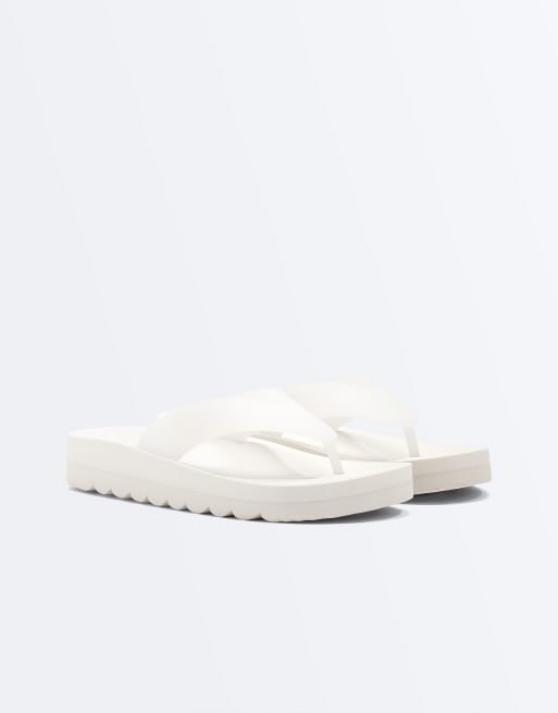 OYSHO – Sandalen in Weiß mit Plateausohle, 3 von 4