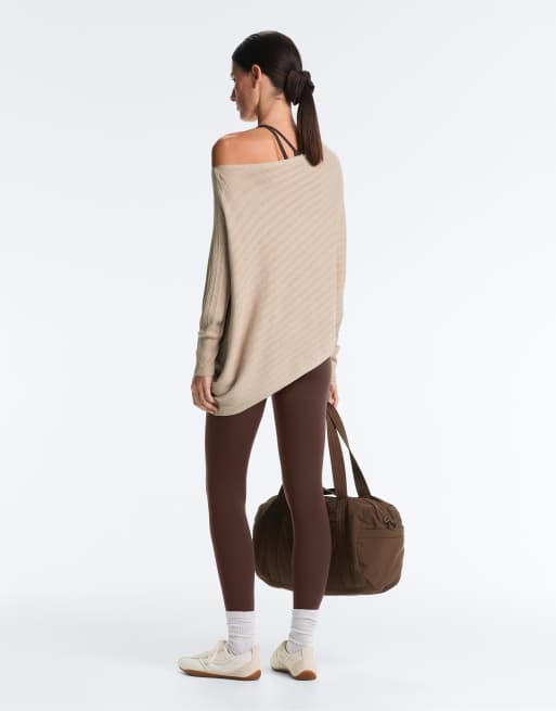 OYSHO – Sandfärgad, ribbstickad tröja med cape, 2 av 4